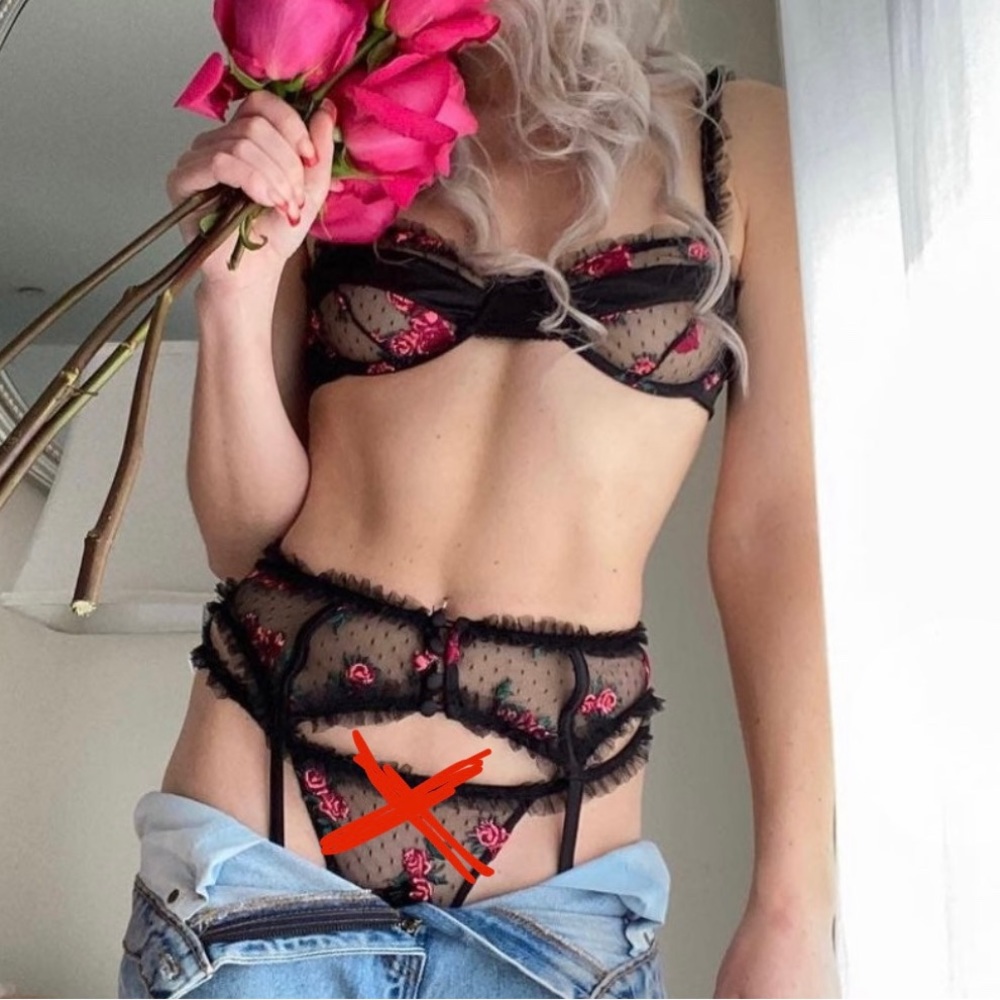 Bra & Garter Belt - For Love & Lemons Rosebud Lingerie XS/S